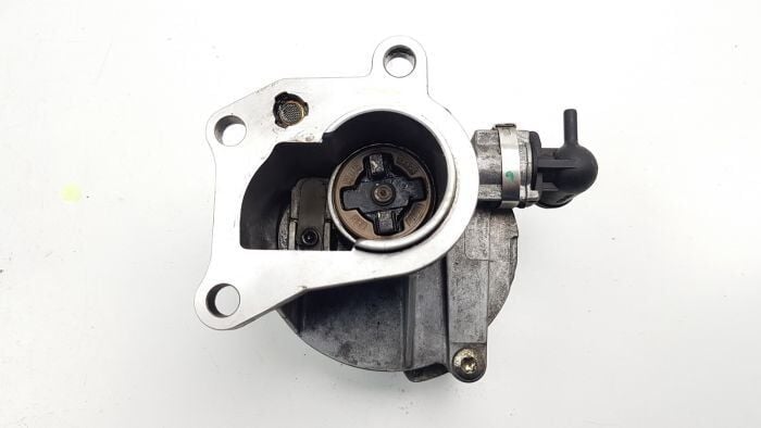 Trafic 2-II Fren Vakum Pompası 1.9 Dci F9Q (2002-2012) 8200720558 -Renault Mais