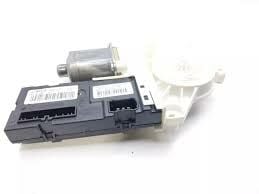 Laguna 3-III Sağ Ön Cam Kriko Motoru (2008-2015) 807300781R -Renault Mais