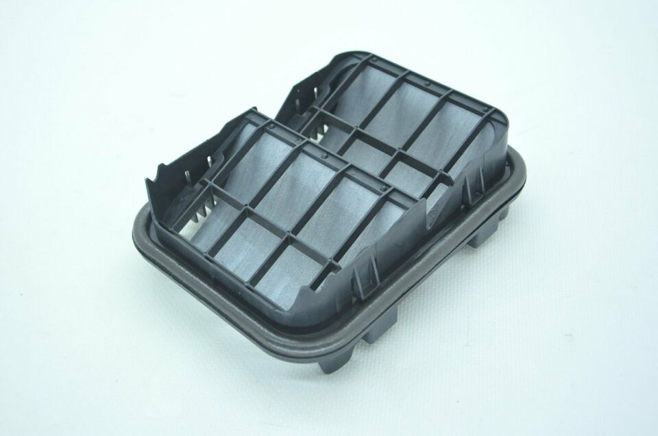 Kango 3-III Lodgy Dokker Arka Çamurluk Havalandırma Izgarası 8200728288 -Renault Mais
