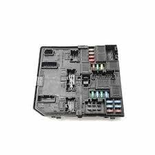 Megane 4-IV UPC Beyni Sigorta Kutusu 284B67108R-284B46401R-284B66434R -Renault Mais