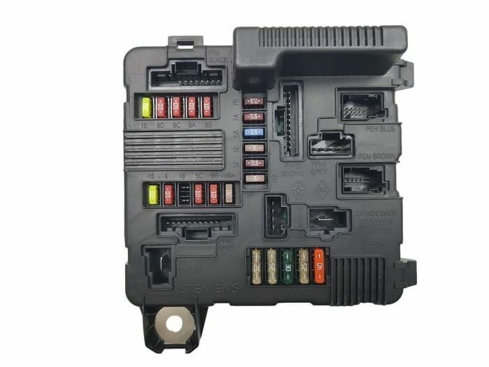 Scenic 2-II Sigorta Kutusu Motor İçi Kontrol Ünite (2003-2009) 8200306032 -Renault Mais