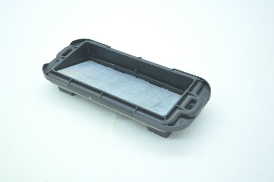Clio 2-II Bagaj Havalandırma Izgarası (1998-2008) 7700817803 -Renault Mais