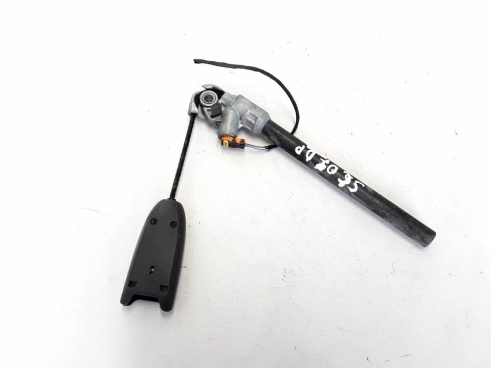 Megane 2-II Sağ Dış Emniyet Kemeri Kolu 8200548994-8200238781 -Renault Mais