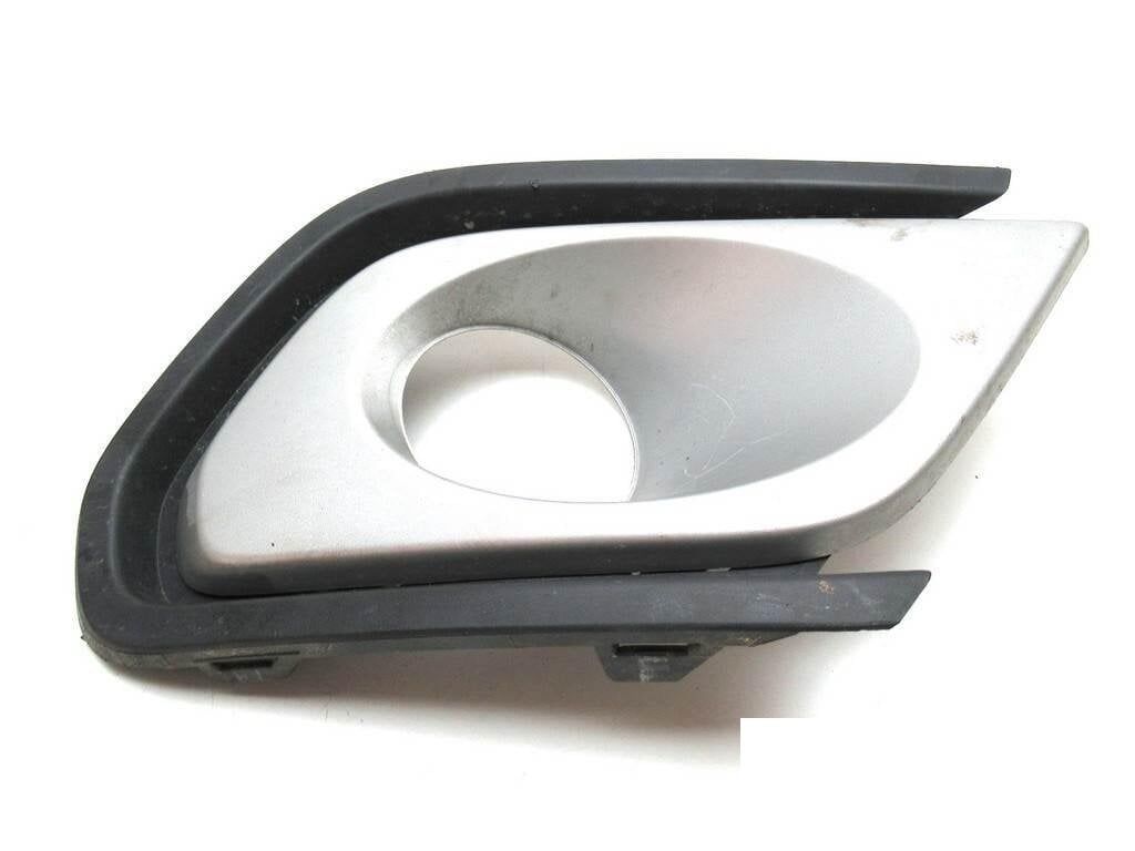 Sandero 2-II Sağ Sis Far Kapak Çerçevesi + Krom (2016-2020) 261A28671R -Yerli Kaporta