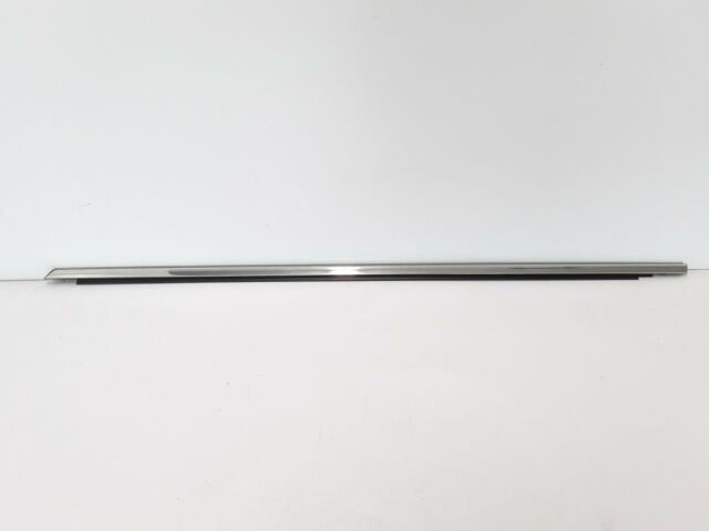 Megane 4-IV Sağ Ön Kapı Cam Dış Çıtası Nikelajı (2016-2024) 808205726R -Renault Mais